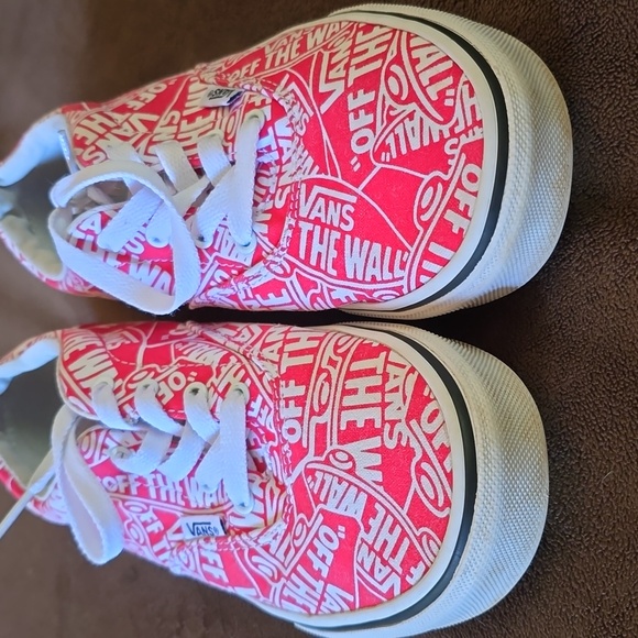 Vans - Picture 4 of 6